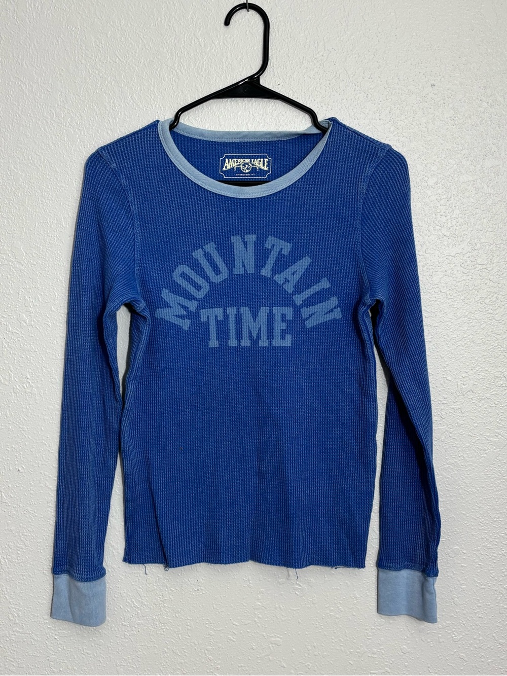 American Eagle Outfitters Blue Long-Sleeve 'Mountain Time' Thermal Tee